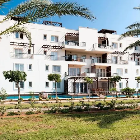 Apartment Paradise Front *