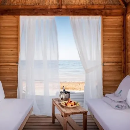 Apartment Paradise Front *