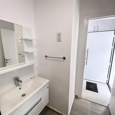 Apartment Paradise Front
