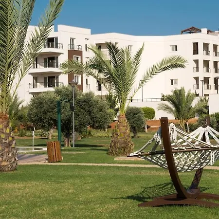 Apartment Paradise Front